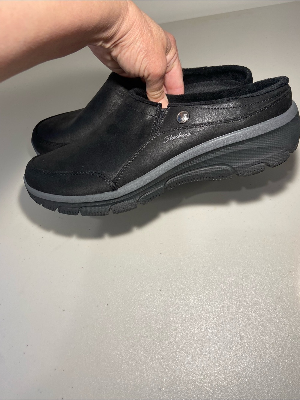 Skechers Black Slip-On Comfort Clogs with Gray Midsole SZ11